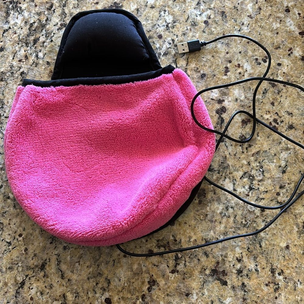 Urban Outfitters Pink Heated Mouse Pad - Picture 3 of 4
